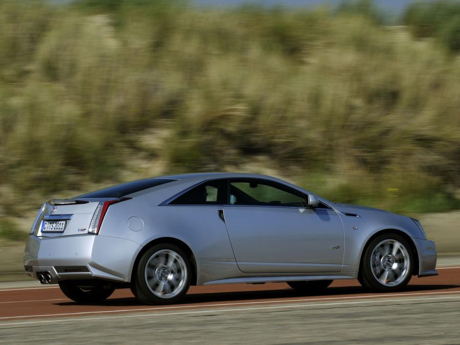  Cadillac CTS-V Coupe 2010 года  (EU) (фото 2 из 20)